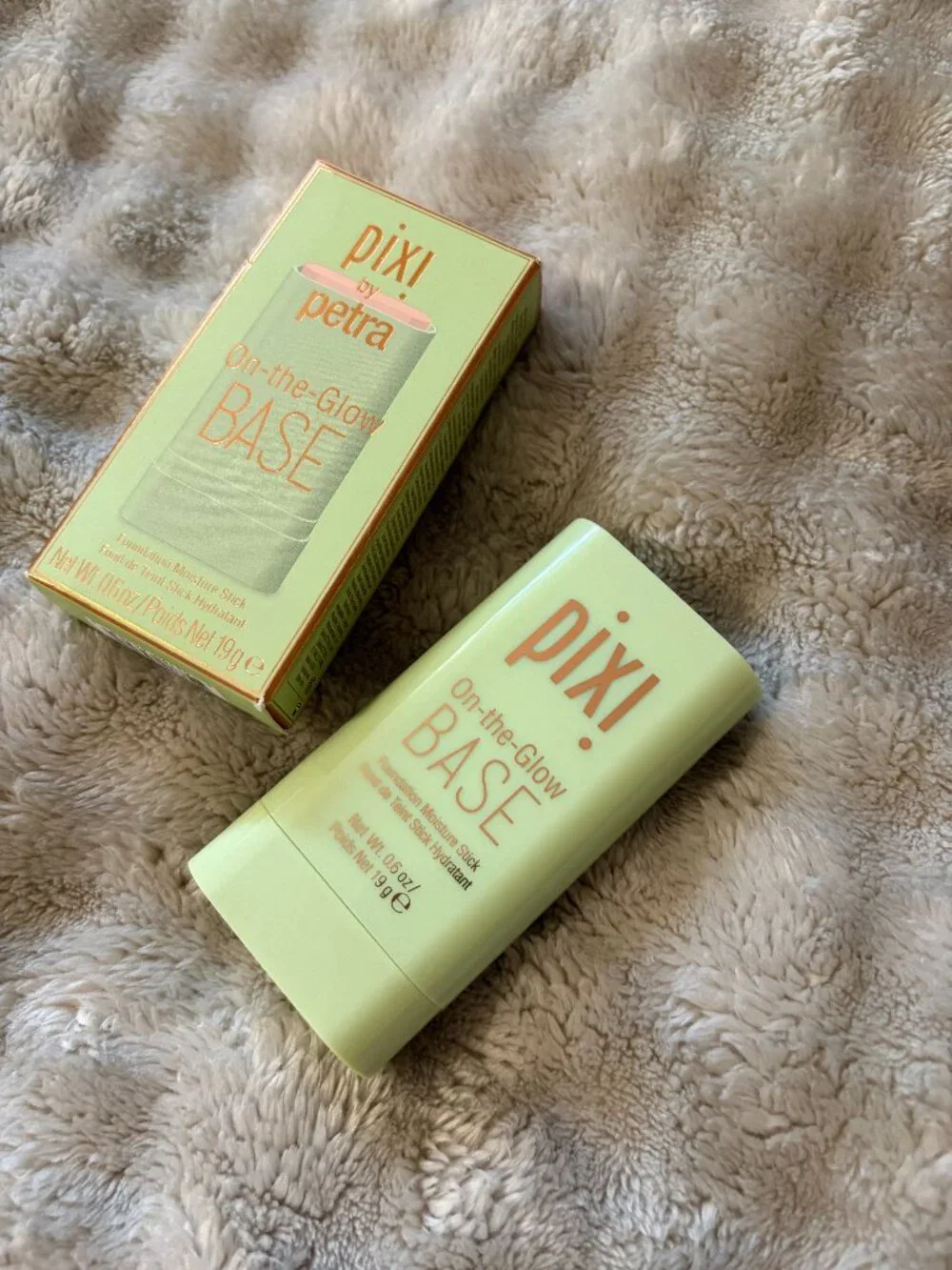 Pixi by Petra On-the-Glow BASE Foundation, dewy glass look, color - Cream, 0.6oz
